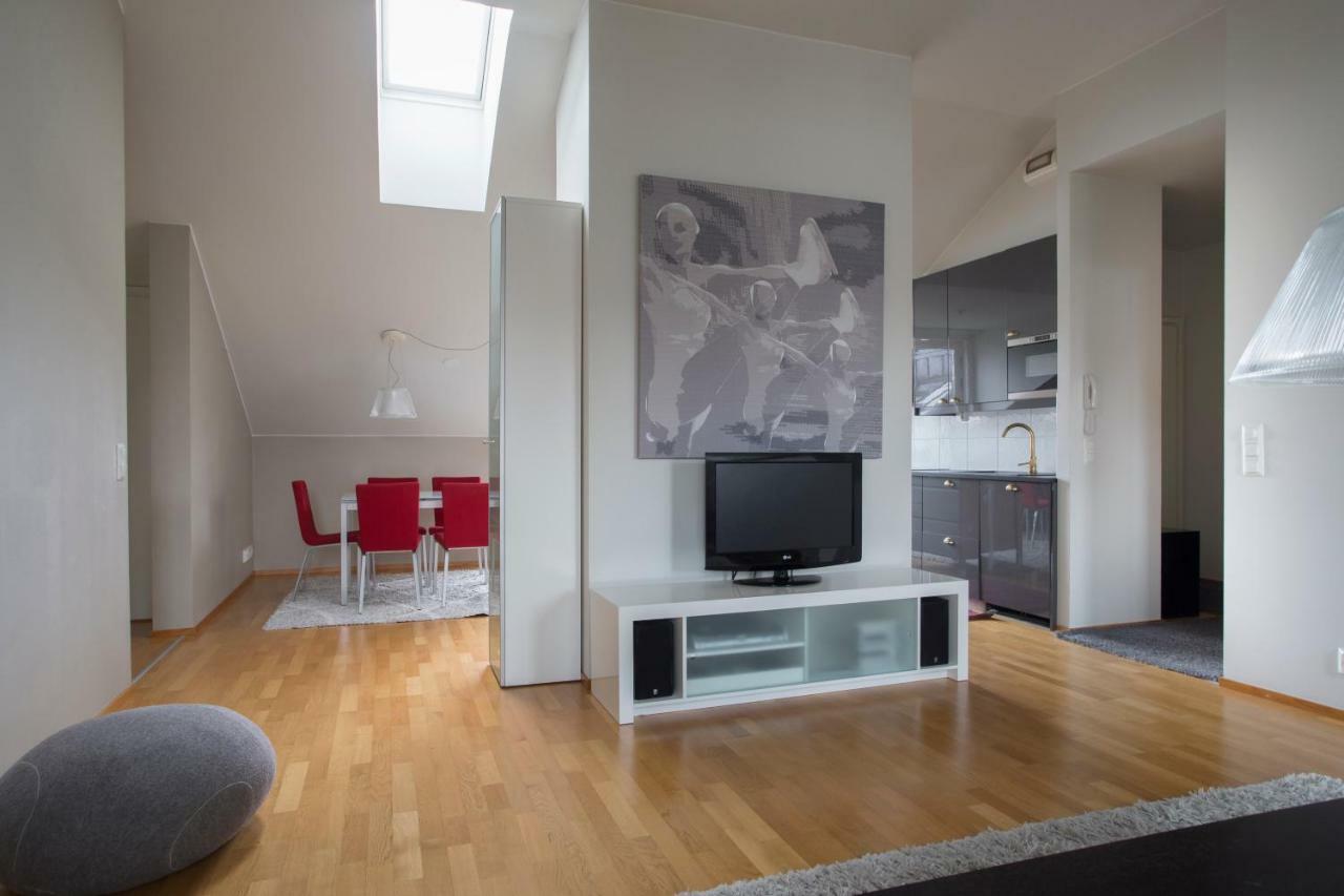 2Ndhomes 2Br City Center Penthouse With Balcony And Sauna Helsinki Exterior photo